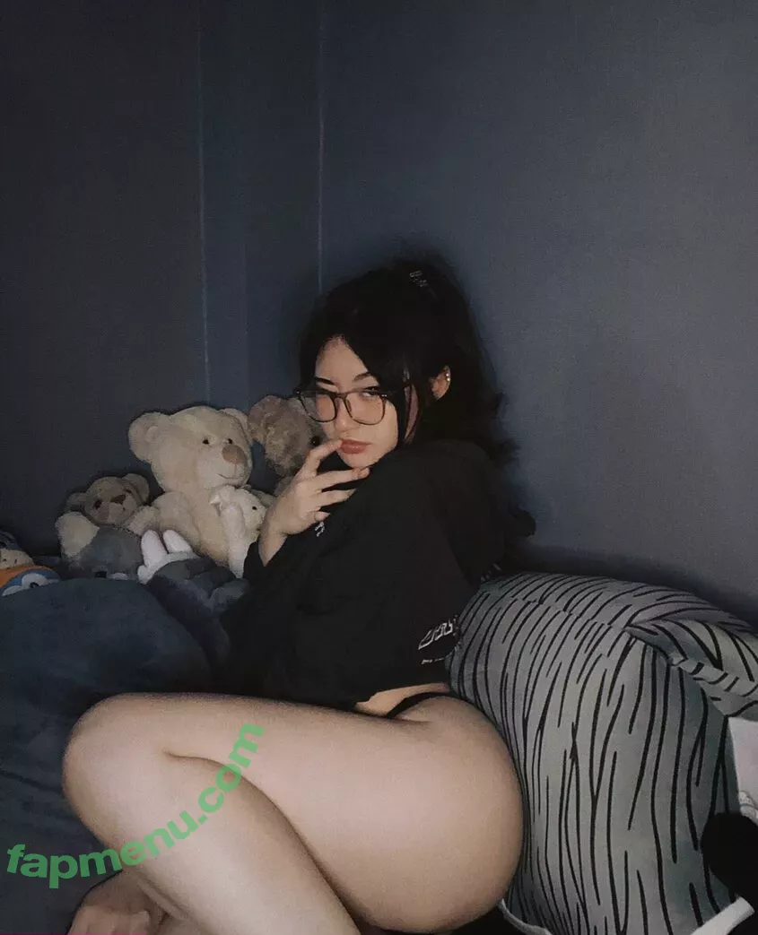 lil.zogbabe nude photo #0010 (Lilzogbabee)