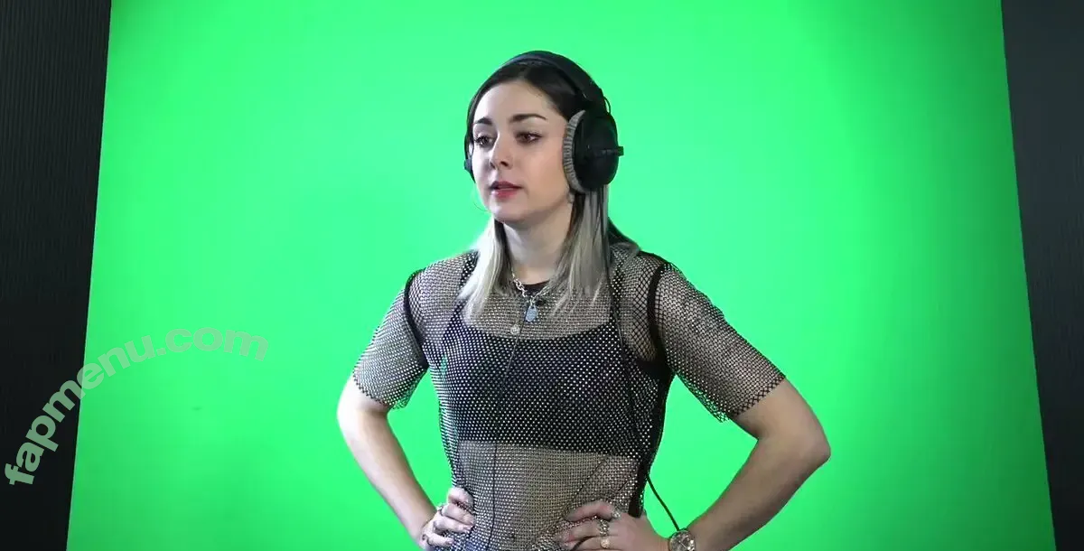 Lila Lacombe nude photo #0021 (lilalacombe)