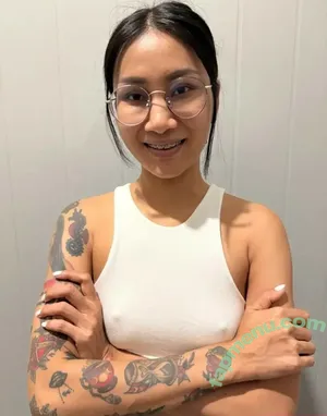 Lilaa / lilaalotus / lilakrasny / unicornonrice nude photo #0014