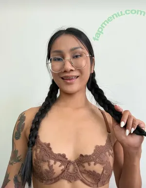 Lilaa / lilaalotus / lilakrasny / unicornonrice nude photo #0052