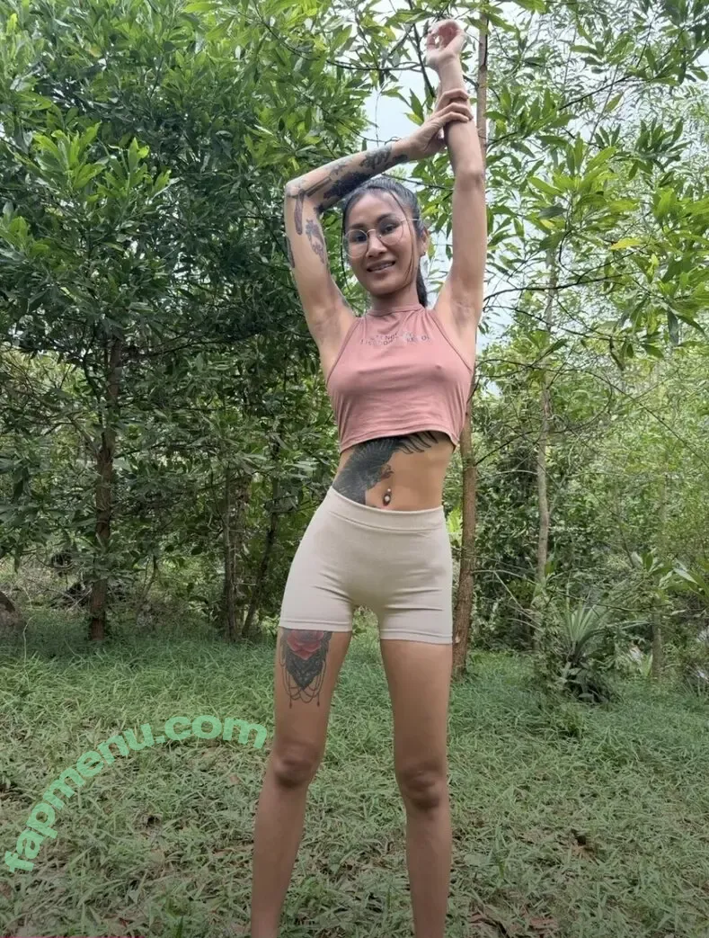 Lilaa nude photo #0001 (lilaalotus / lilakrasny / unicornonrice)