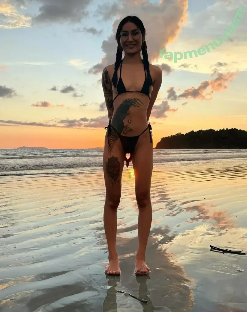 Lilaa nude photo #0011 (lilaalotus / lilakrasny / unicornonrice)