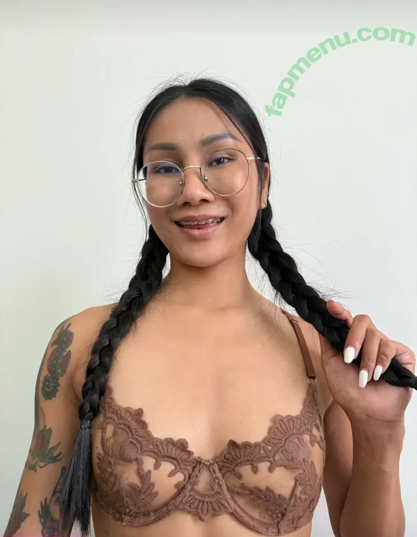 Lilaa nude photo #0052 (lilaalotus / lilakrasny / unicornonrice)