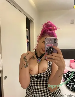 Lilacfables nude photo #0034