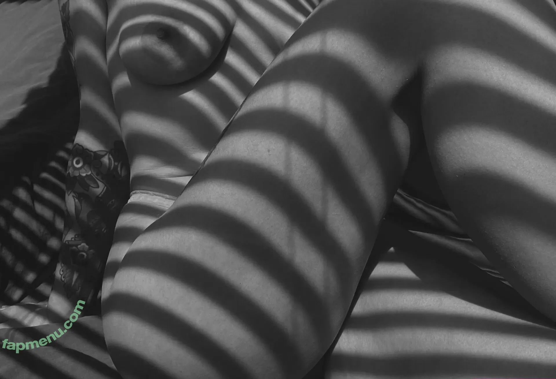 liladventurouslady nude photo #0002 (liladventurouslady)