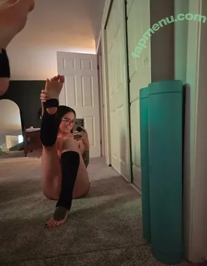 lilahlovesy0u / chloee_marie / lialovely13 nude photo #0016