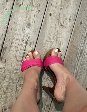 lilas.toes / lilas.toes1 nude photo #0078