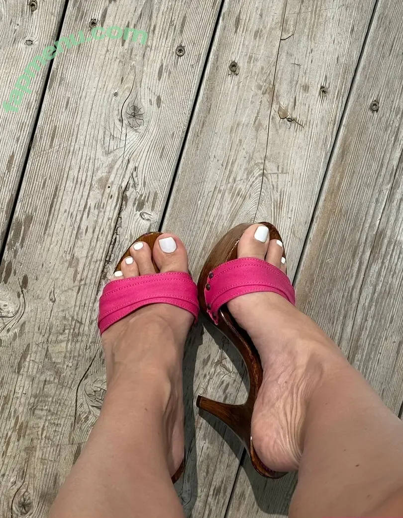 lilas.toes nude photo #0078 (lilas.toes1)