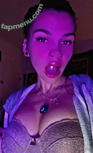 Lilbabybatsy / cinnamonspicexoxo nude photo #0096