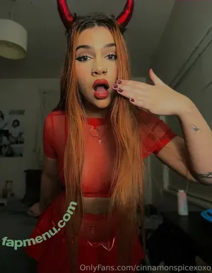 Lilbabybatsy / cinnamonspicexoxo nude photo #0193