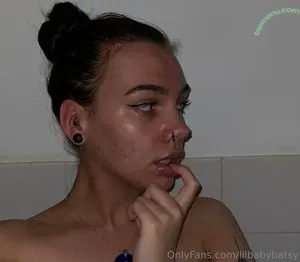 Lilbabybatsy / cinnamonspicexoxo nude photo #0216
