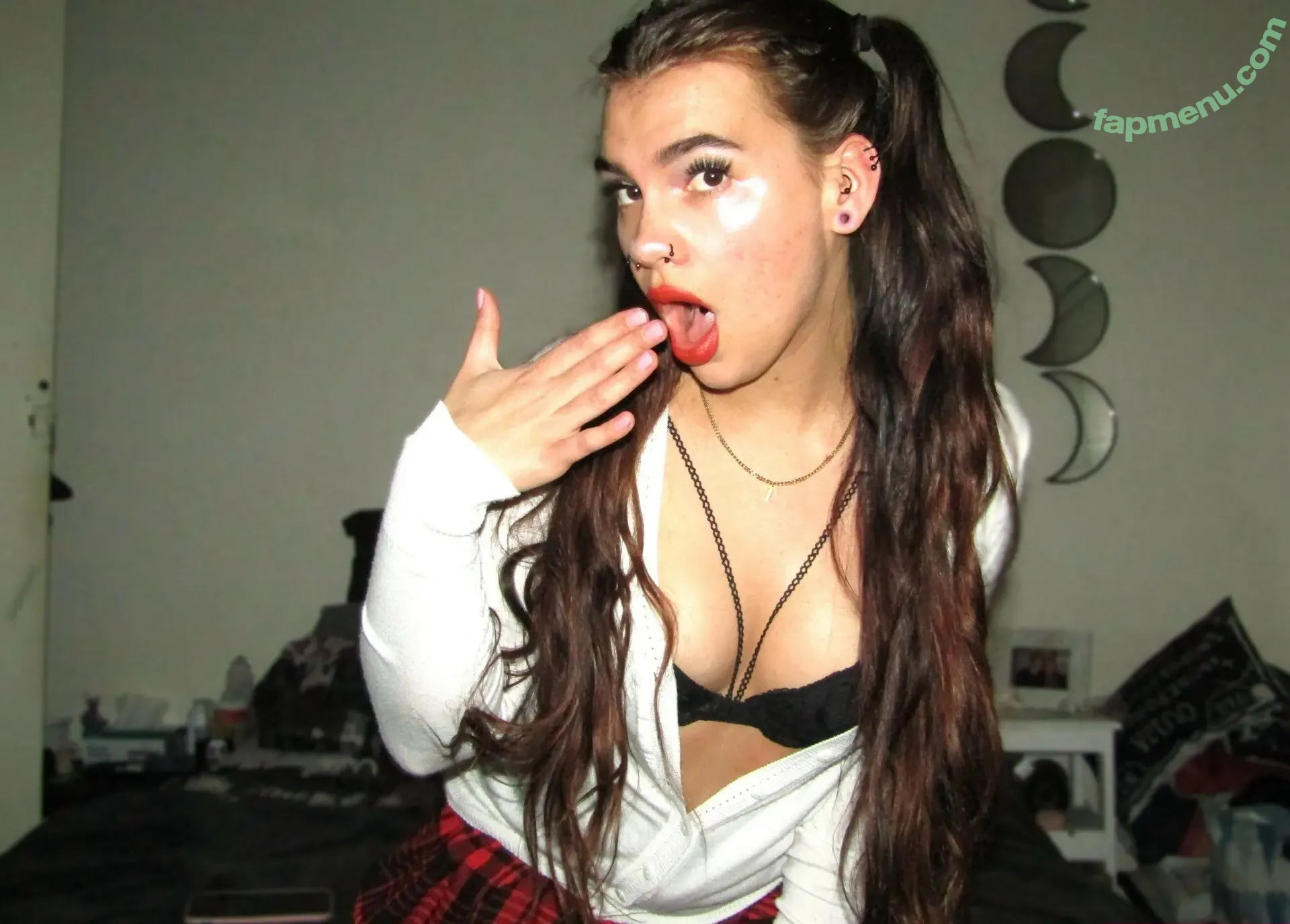 Lilbabybatsy nude photo #0167 (cinnamonspicexoxo)