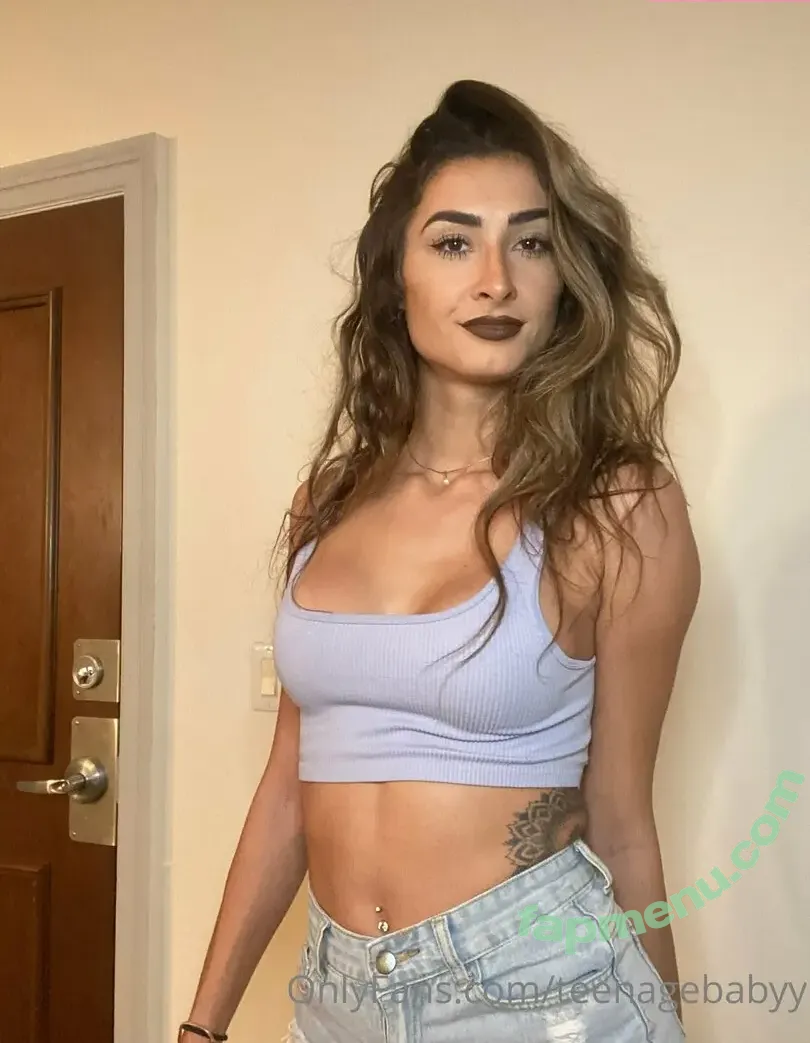 lilbabysophi nude photo #0008 (lilbabysoph)