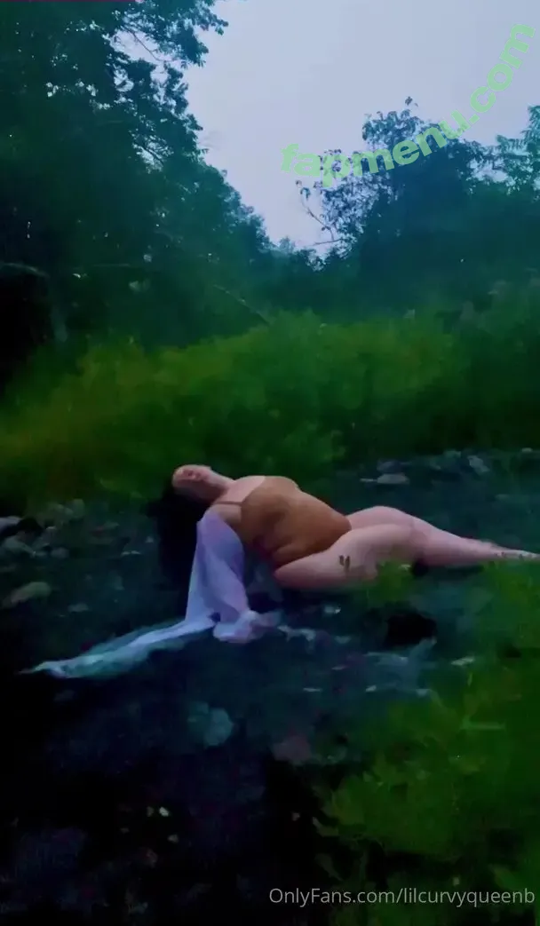 Lilcurvyqueenb nude photo #0008 (QueenBess / lilli_queenb)