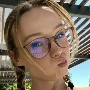 Lilcutiebrooke / brooke.prk / brookeparker / hibrookexo / lilcutiebrooke2006 nude photo #0009