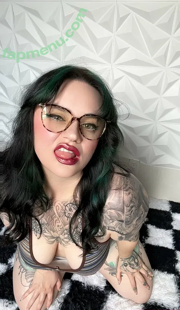 lildebbiecakes nude photo #0006 (debbiecakes420)