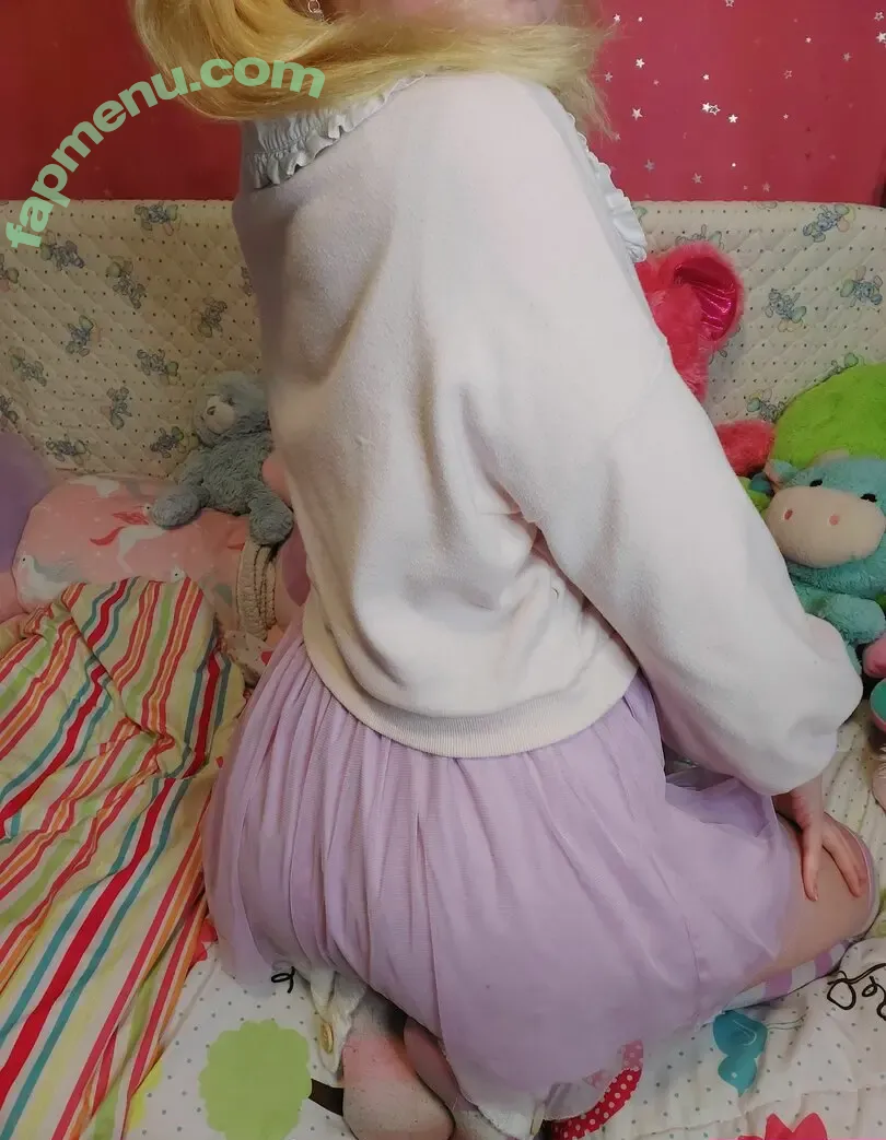 LilDreamPrincess nude photo #0022 (teenyrinne)
