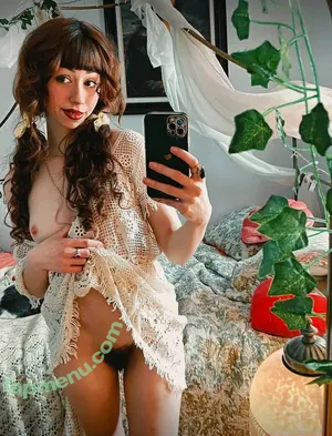 LilGigiBelle nude photo #0001