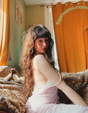 LilGigiBelle nude photo #0024