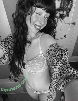 LilGigiBelle nude photo #0051