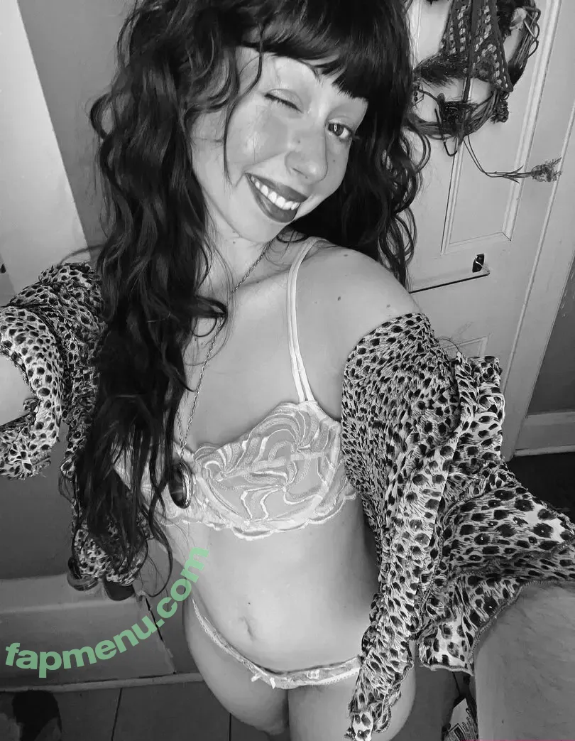 LilGigiBelle nude photo #0051 (LilGigiBelle)