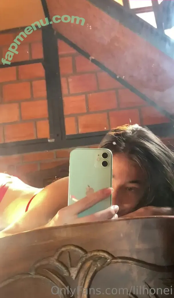 lilhonei nude photo #0048 (lilhoneyed)