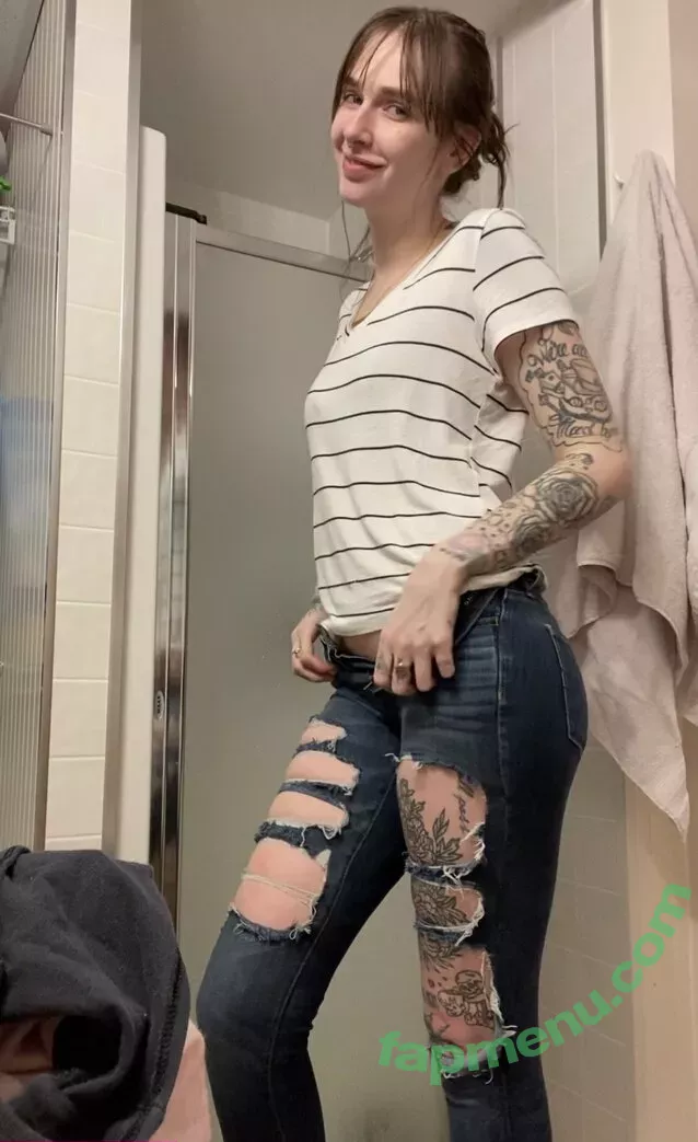 lilhoneybeez nude photo #0012 (lil.honeybeez)