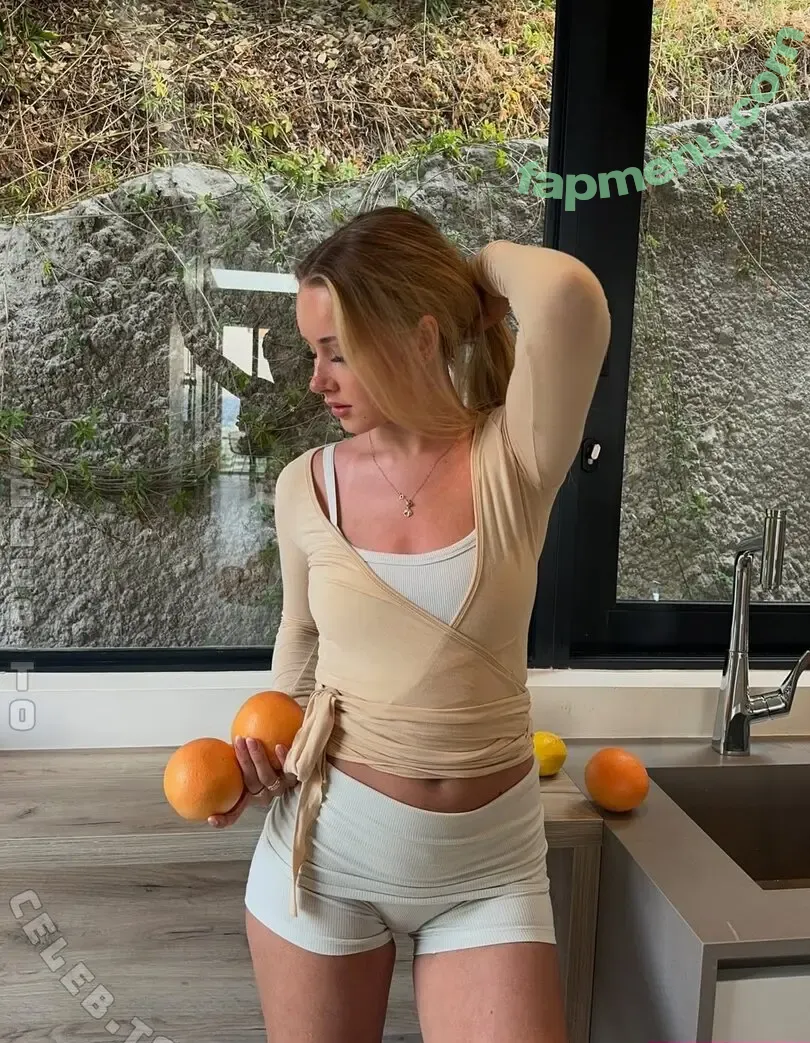 Lili Hamann nude photo #0250 (lili.hamann / lilih)