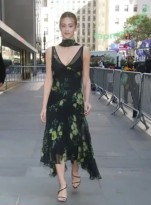 Lili Reinhart / Unpublished Photos / lilireinhart nude photo #1326