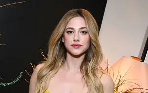 Lili Reinhart / Unpublished Photos / lilireinhart nude photo #1359