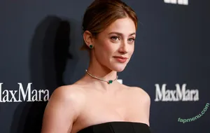 Lili Reinhart / Unpublished Photos / lilireinhart nude photo #1368