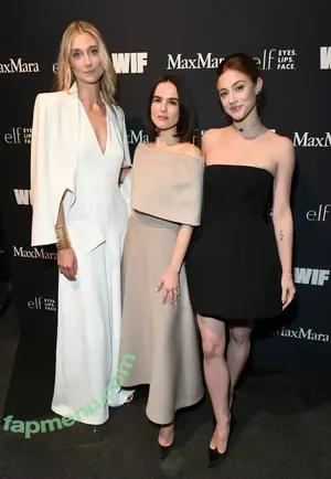 Lili Reinhart / Unpublished Photos / lilireinhart nude photo #1380