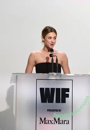 Lili Reinhart / Unpublished Photos / lilireinhart nude photo #1399