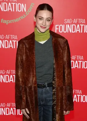 Lili Reinhart / lilireinhart nude photo #1557