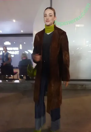 Lili Reinhart / Unpublished Photos / lilireinhart nude photo #1563