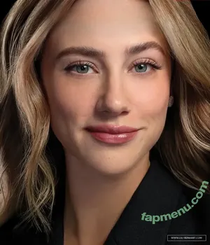 Lili Reinhart / lilireinhart nude photo #1586