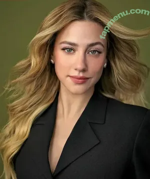 Lili Reinhart / lilireinhart nude photo #1587