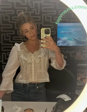 Lili Reinhart / lilireinhart nude photo #1596