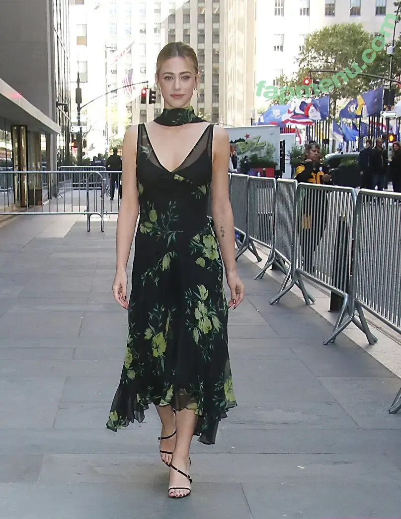 Lili Reinhart nude photo #1325 (Unpublished Photos / lilireinhart)