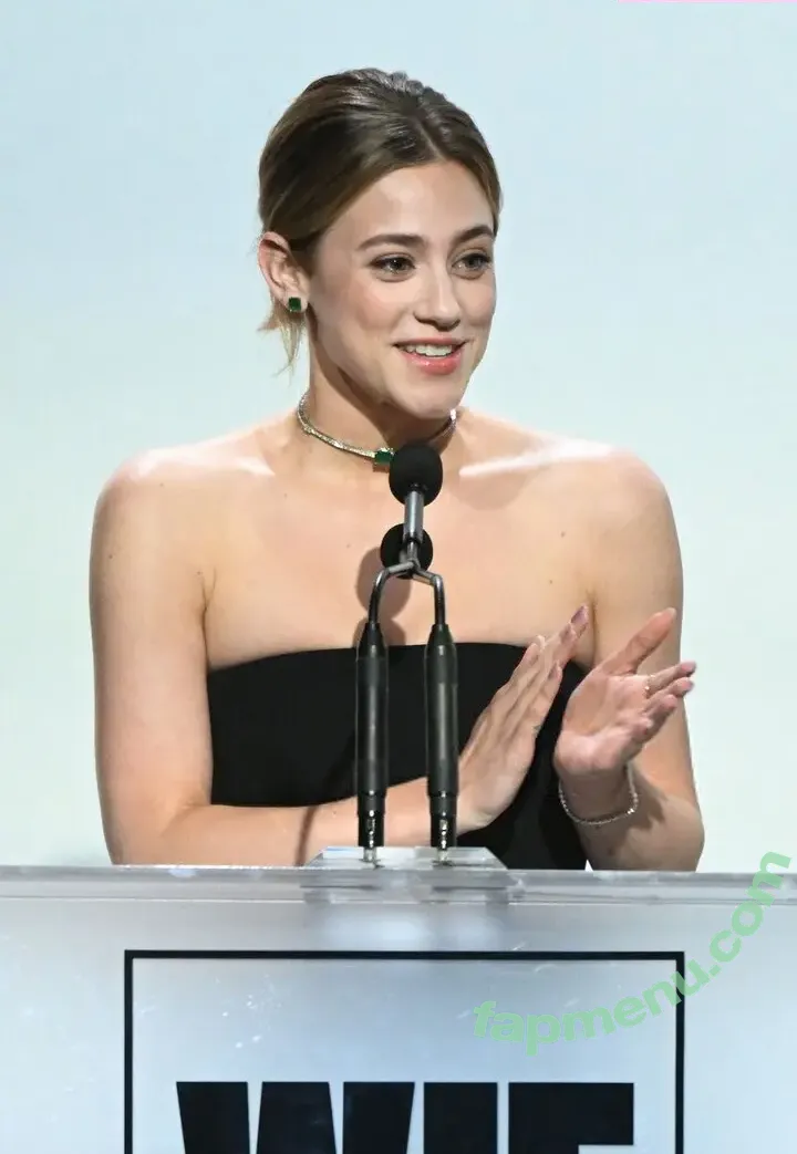 Lili Reinhart nude photo #1398 (Unpublished Photos / lilireinhart)