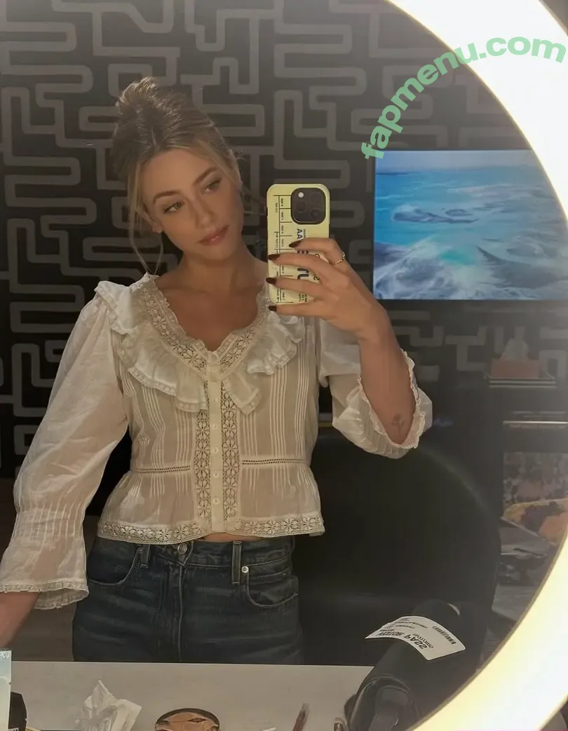 Lili Reinhart nude photo #1596 (lilireinhart)