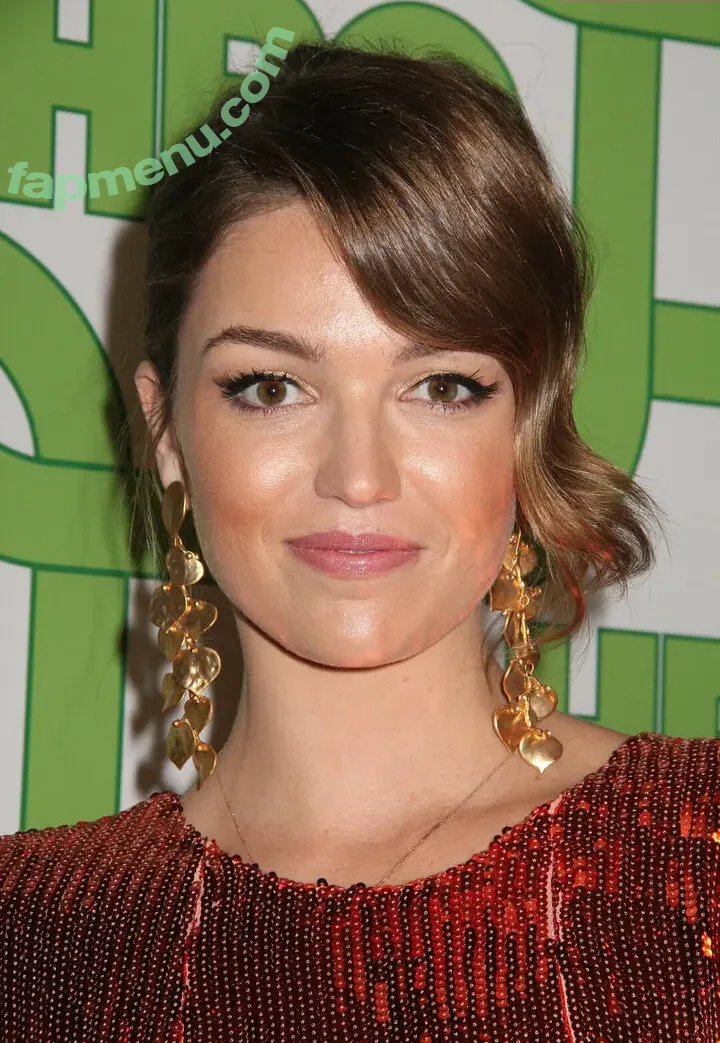 Lili Simmons nude photo #0264 (jasminesimmons / liliflower33)