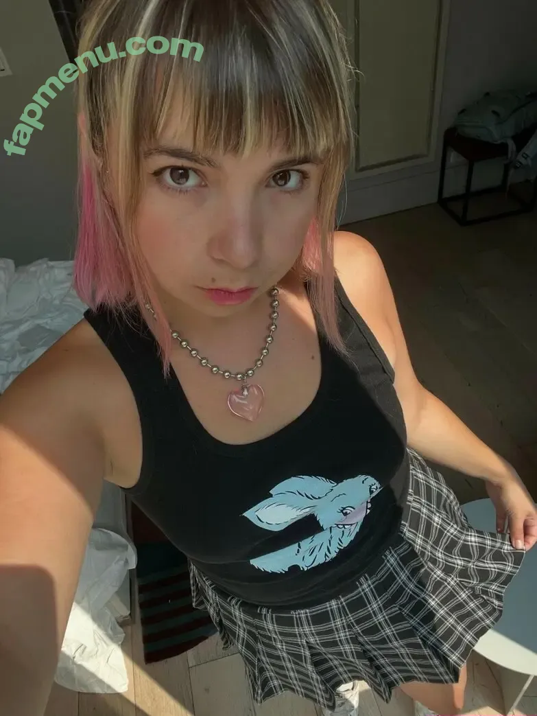 Lili Trifilio nude photo #0012 (Beach Bunny / beachbunn.y)