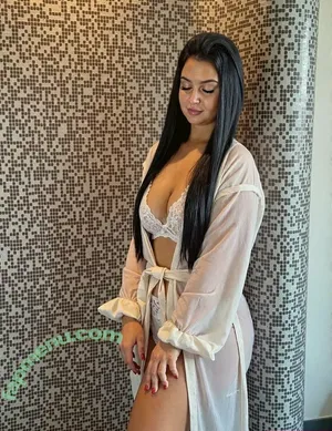 lilianasroomx / lilvanx_ nude photo #0002