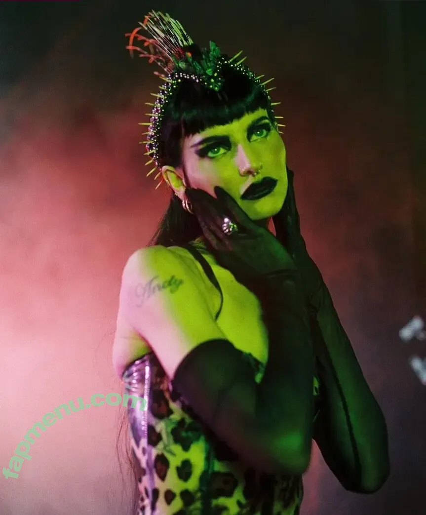 Lilith Czar/Juliet Simms nude photo #0006 (lilithczar)