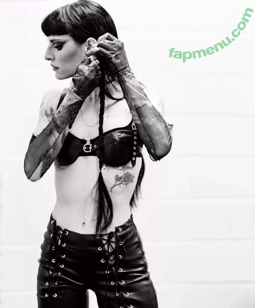 Lilith Czar nude photo #0020 (Juliet Simms / LilithCzar / darrentruth)