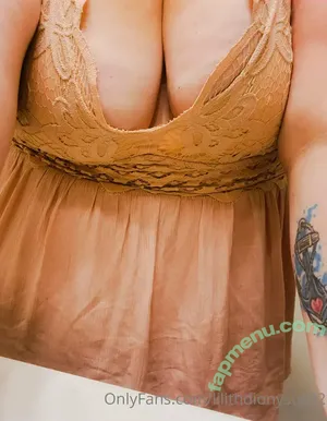  nude photo #0004
