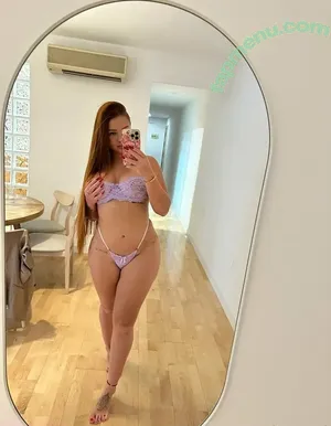 lilithrougee / lilithhrose nude photo #0016