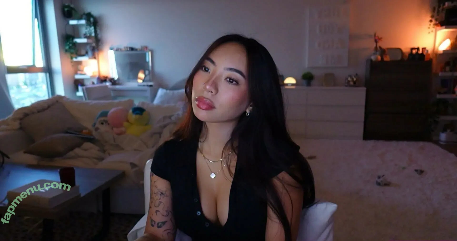 lilkasian nude photo #0067 (haleyy.nguyen / lil.jaz)