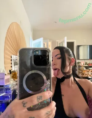 lilkymchiii / danellemfishback nude photo #0084